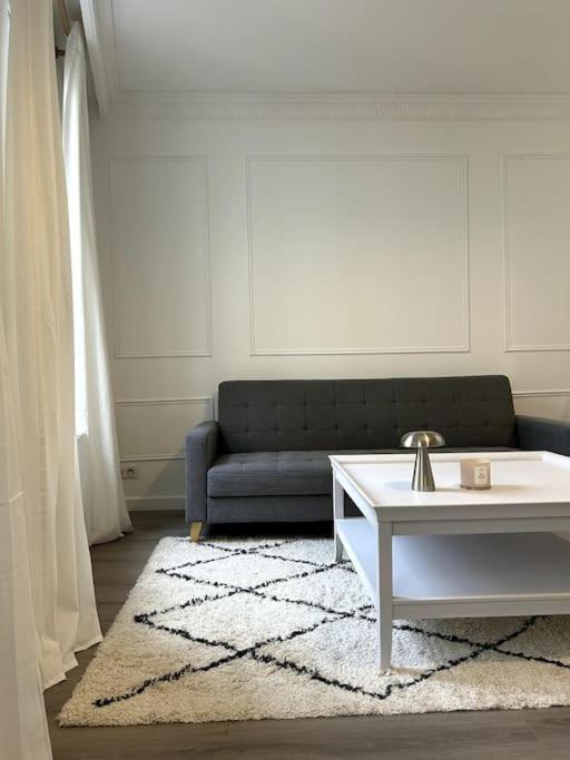 Le Petit Paris Compiegne Apartment Bagian luar foto